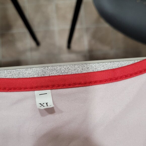 (4 For $20) Festive Holiday Top in Red White sz XL - Picture 2 of 7